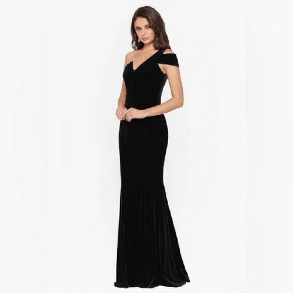 Betsy & Adam Black One-Shoulder Velvet Mermaid Gown - Picture 2 of 3